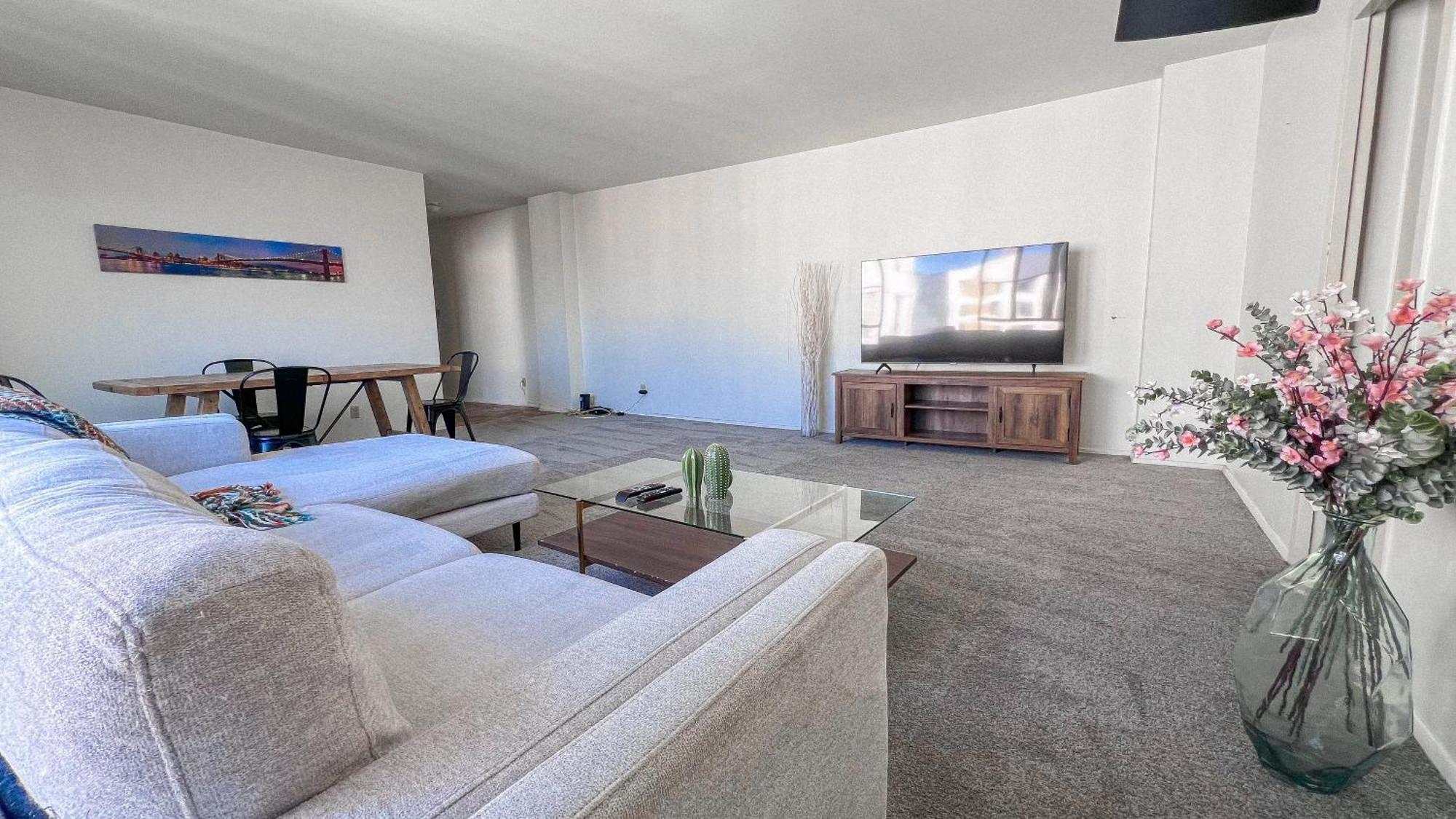 Stylish Apartment Walking Distance To The Grove Los Angeles Exterior photo
